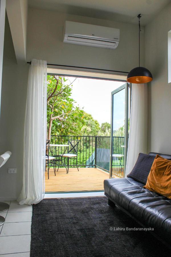 Le Chalet Waiheke Apartments Ostend Екстериор снимка