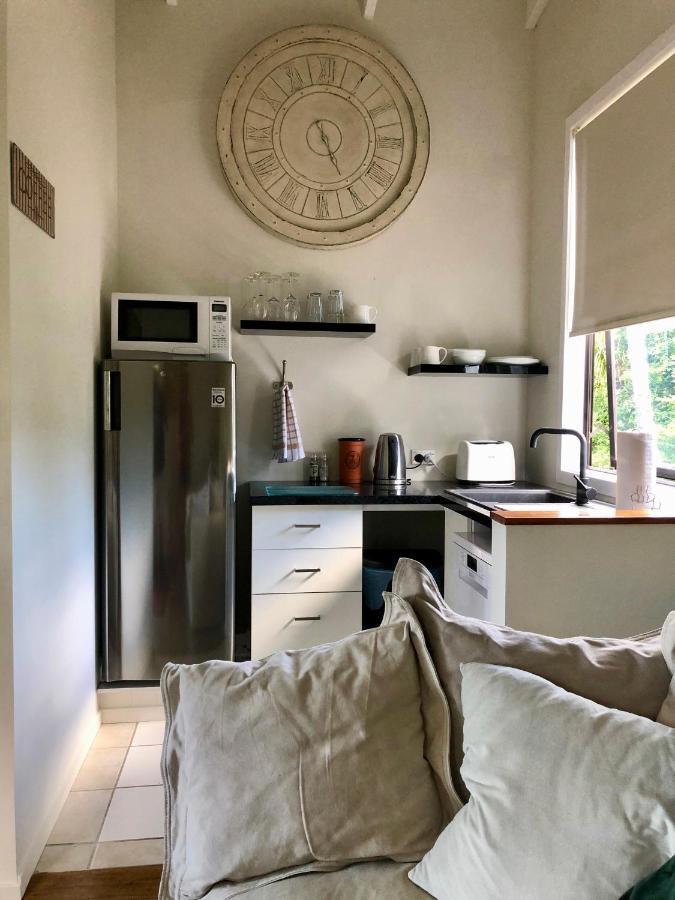 Le Chalet Waiheke Apartments Ostend Екстериор снимка
