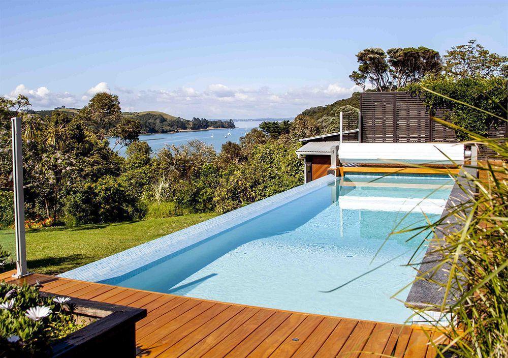 Le Chalet Waiheke Apartments Ostend Екстериор снимка