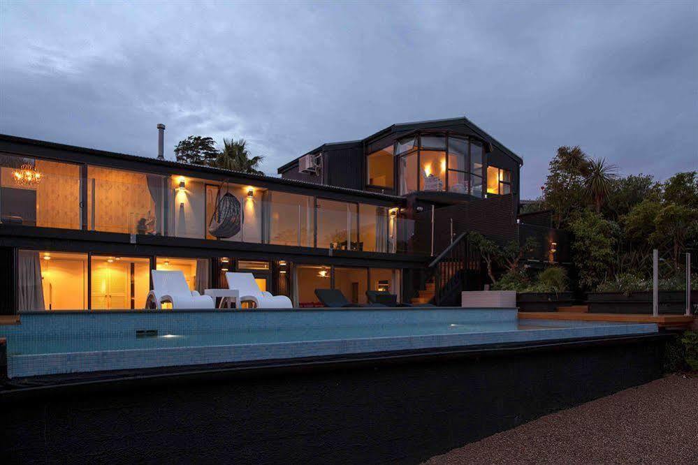 Le Chalet Waiheke Apartments Ostend Екстериор снимка